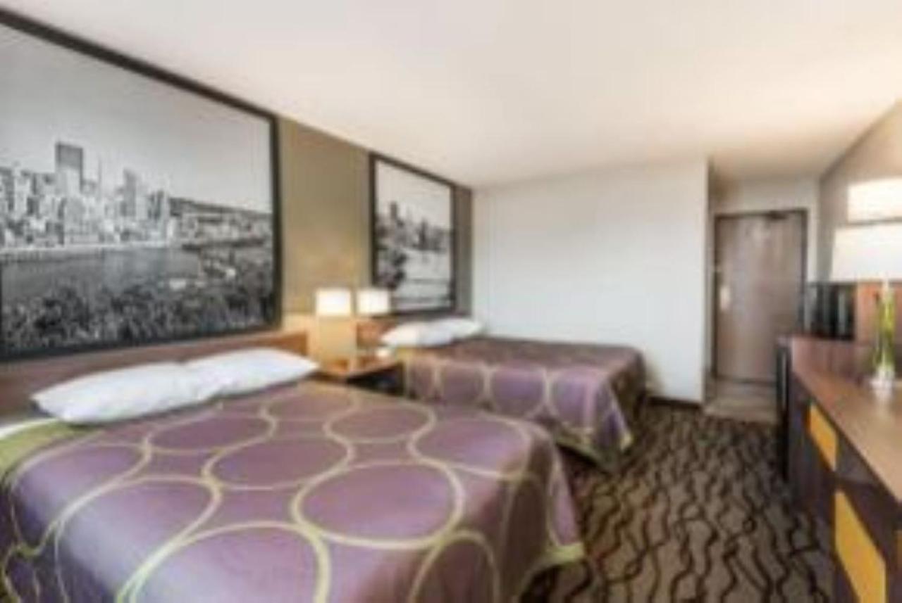 Super 8 By Wyndham Bedford Hotel Buitenkant foto
